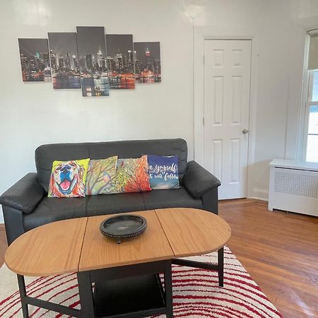 Gorgeous Victorian House!! Entire Suite In Sam'S Home New York Esterno foto
