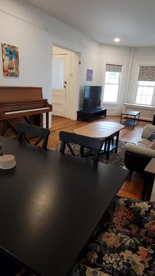 Gorgeous Victorian House!! Entire Suite In Sam'S Home New York Esterno foto