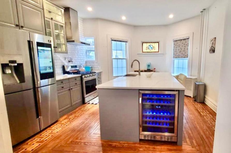Gorgeous Victorian House!! Entire Suite In Sam'S Home New York Esterno foto